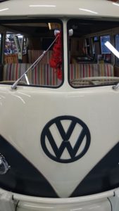 VW Bulli Front Nahaufnahme, schwarz-weiss