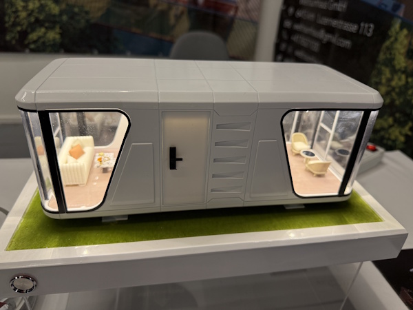 Weltraumhaus als kleines Modell