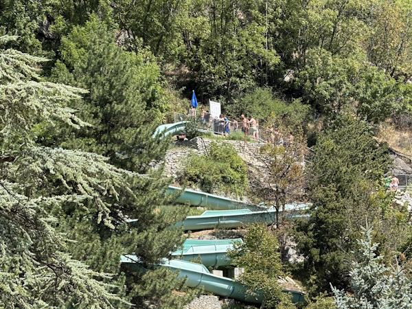 Wasser-Rutschbahn
