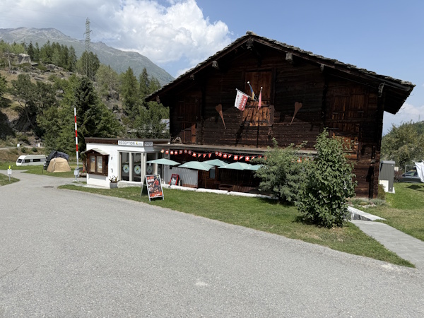 Camping Grächbiel - Hauptgebäude